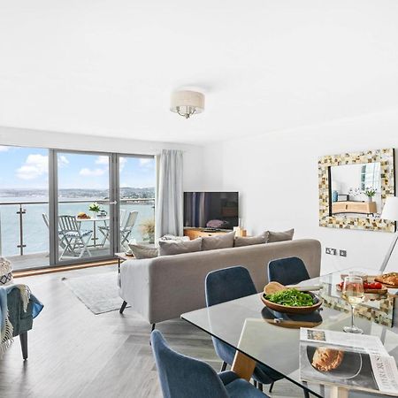 A7 Masts - Striking Beach Bolthole Apartment With Beautiful Sea Views Private Balcony & Parking Torquay Eksteriør billede