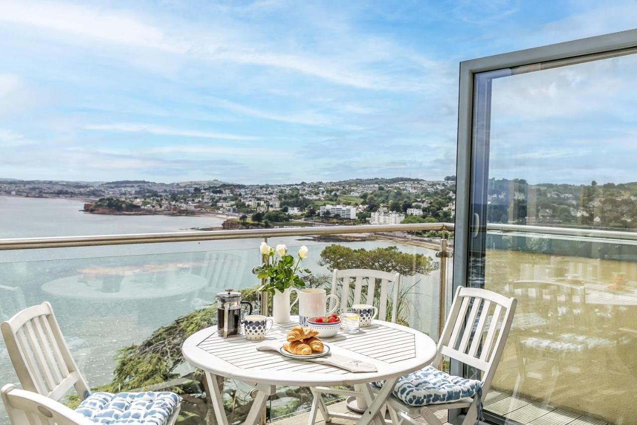 A7 Masts - Striking Beach Bolthole Apartment With Beautiful Sea Views Private Balcony & Parking Torquay Eksteriør billede