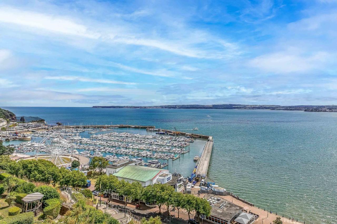 A7 Masts - Striking Beach Bolthole Apartment With Beautiful Sea Views Private Balcony & Parking Torquay Eksteriør billede