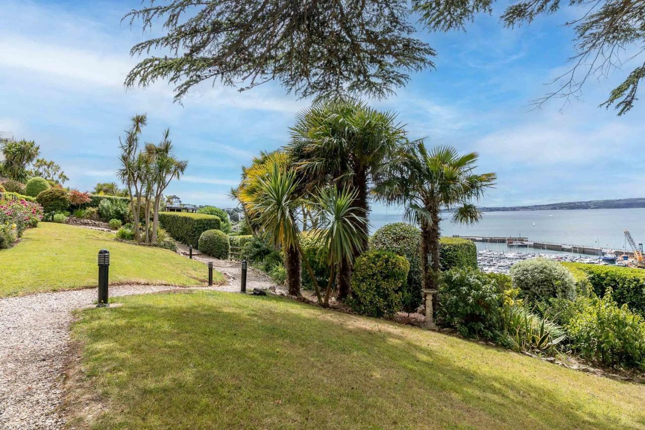 A7 Masts - Striking Beach Bolthole Apartment With Beautiful Sea Views Private Balcony & Parking Torquay Eksteriør billede